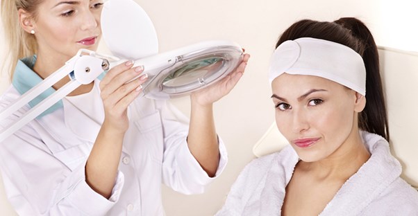Pros and Cons of Being a Medical Esthetician